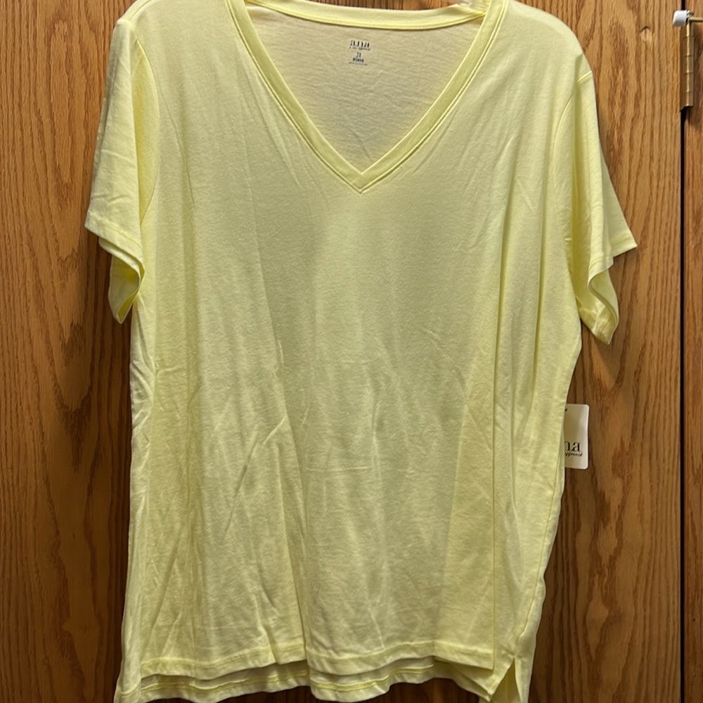 Ana brand short sleeve tee